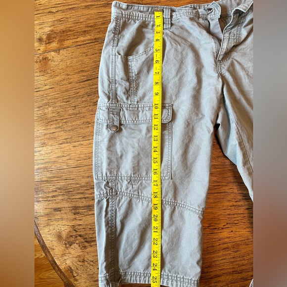 Medium Grey, 32” RW&CO men’s cargo capris - Picture 2 of 5